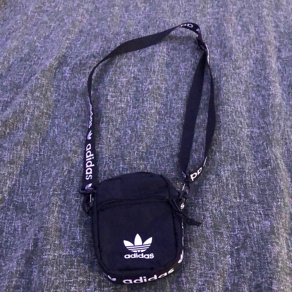 Black Phone Holder